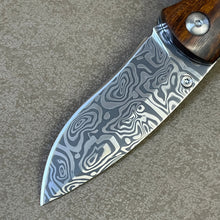 将图片加载到图库查看器，Swedish powder Damascus steel high-end pocket knife, high hardness sharp folding knife
